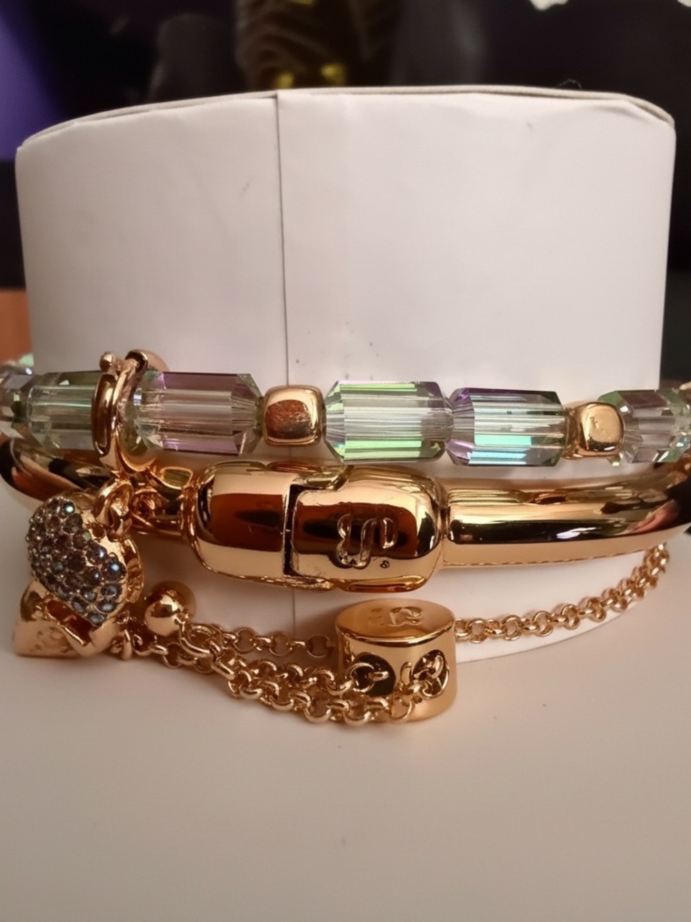 Bomb party - Iridescent, stackable bracelets
